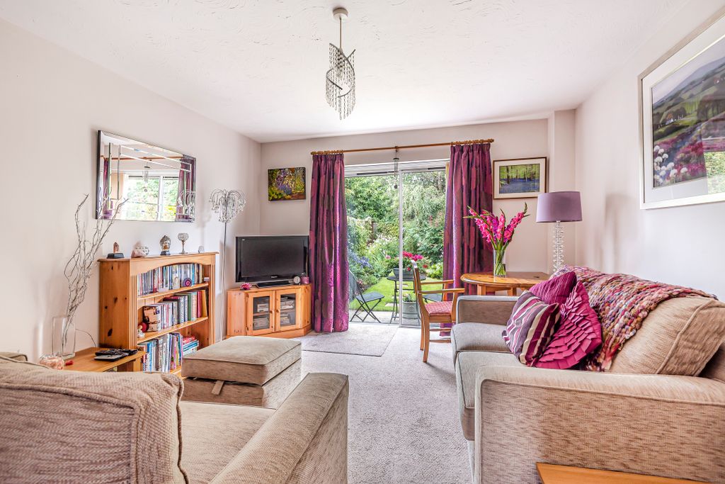 Property photo 3 of 8 Photo 03