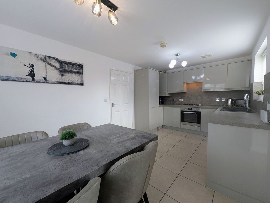 Property photo 3 of 25