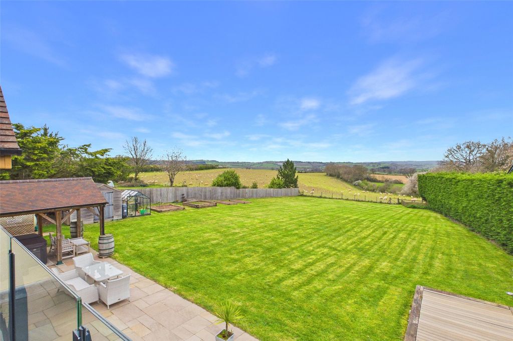 Property photo 3 of 36 Picture No. 18