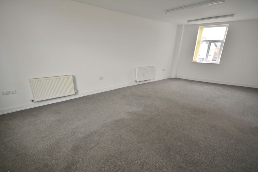 Property photo 2 of 6 Office Room 1