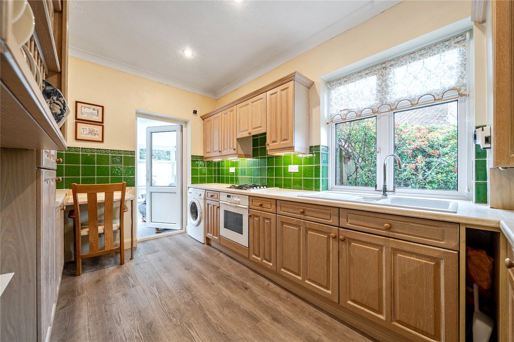 Property photo 3 of 20 Kitchen