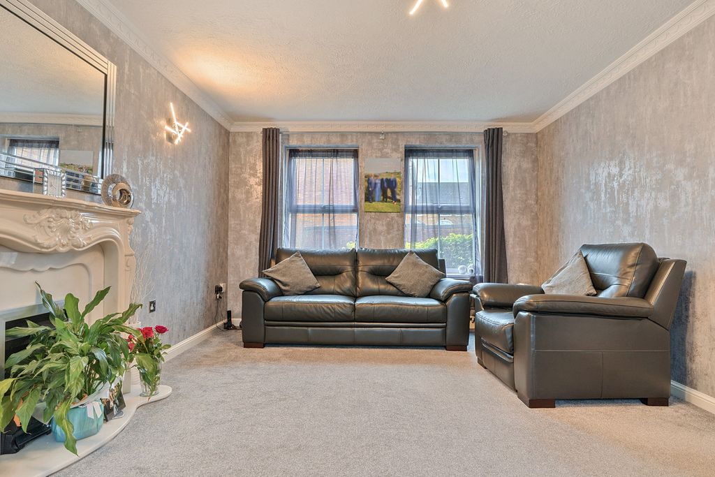 Property photo 2 of 23