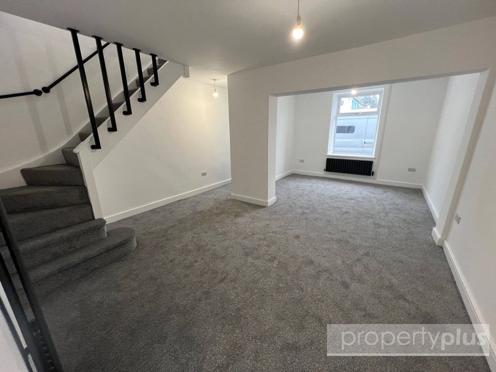 Property photo 2 of 17 Picture No. 09