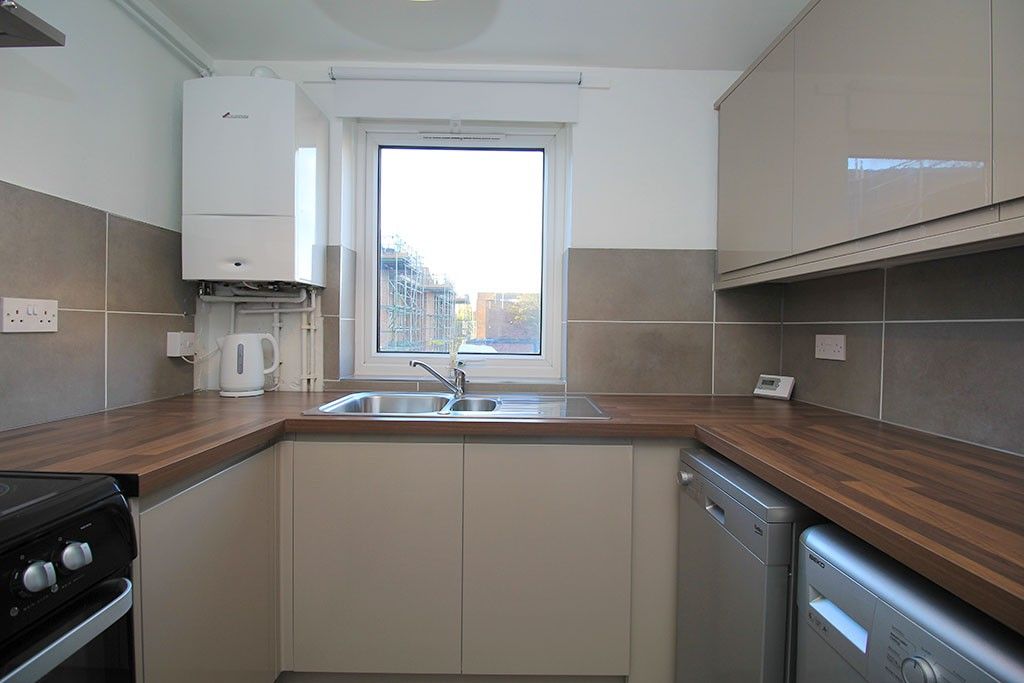 Property photo 2 of 18 Kitchen