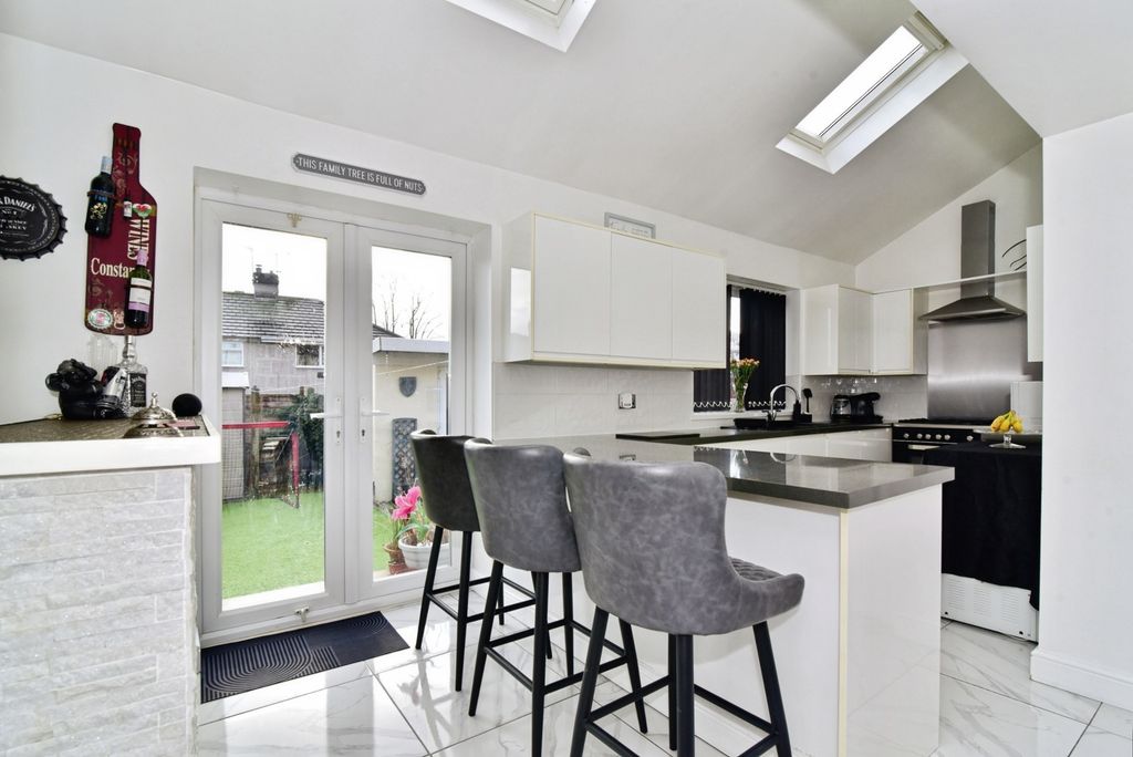 Property photo 2 of 20 Pbox-Img.Jpg