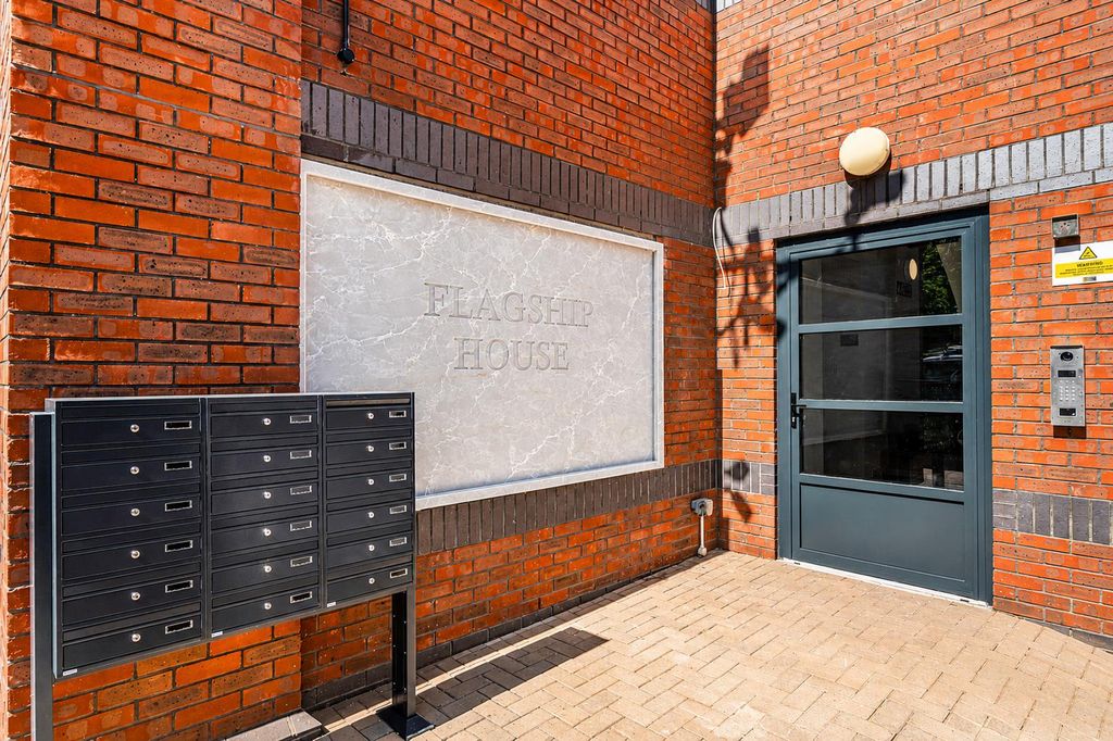 Property photo 1 of 15 1F992566-Cb3d-451E-B33A-9Eef20ee7A79.Png