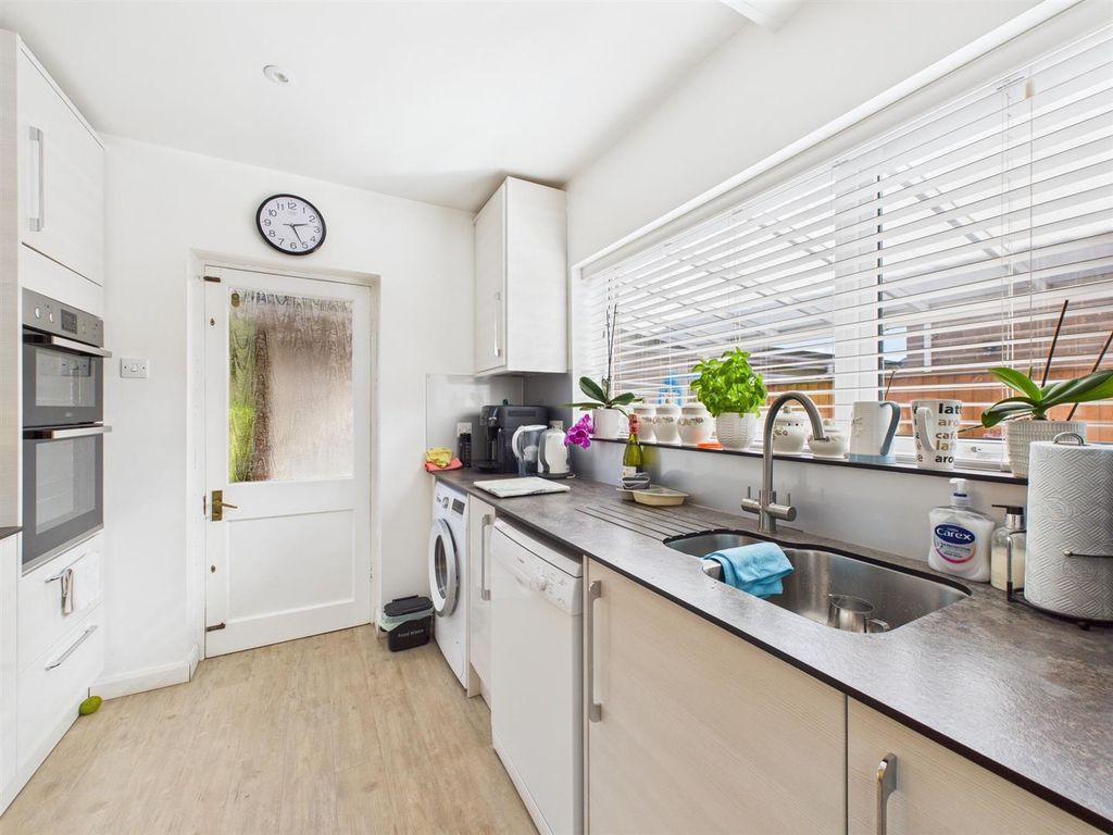 Property photo 3 of 14 Cam03736G0-Pr0192-Still001.Jpg