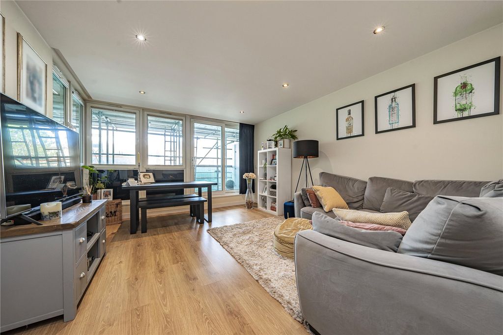 Property photo 3 of 12 Picture No. 24