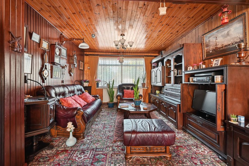 Property photo 3 of 13