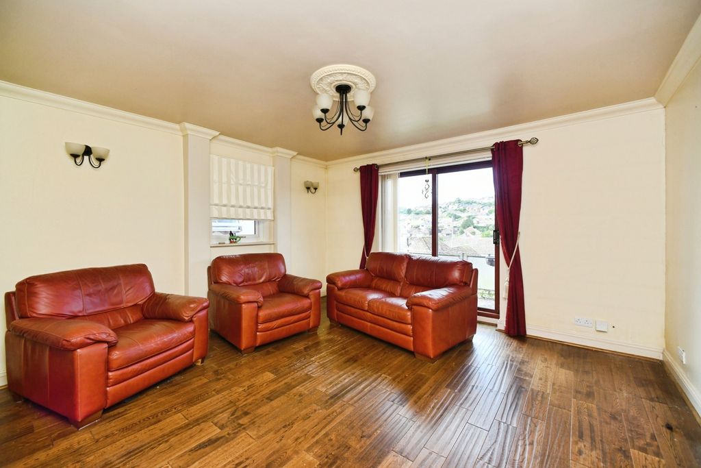 Property photo 2 of 16 Photo