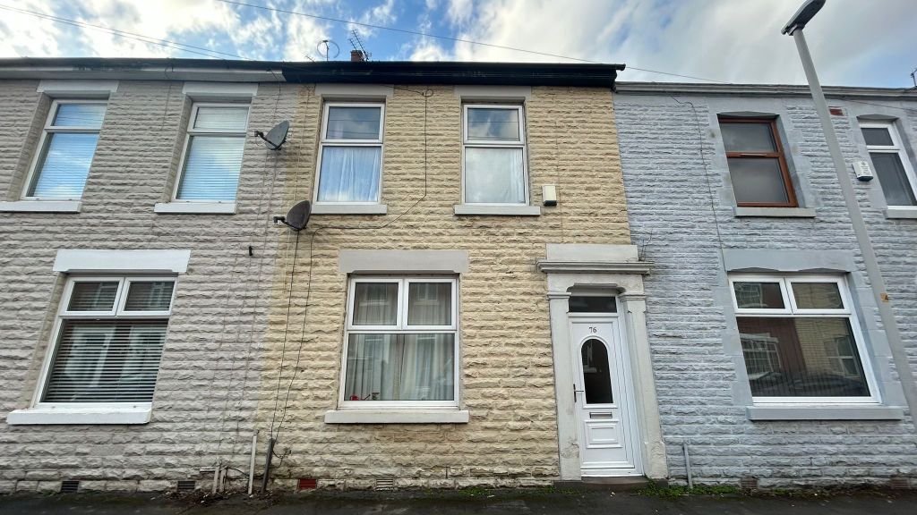 Property photo 1 of 14 89681F83-Cbe6-485E-Ab0F-17D2A4A88E38