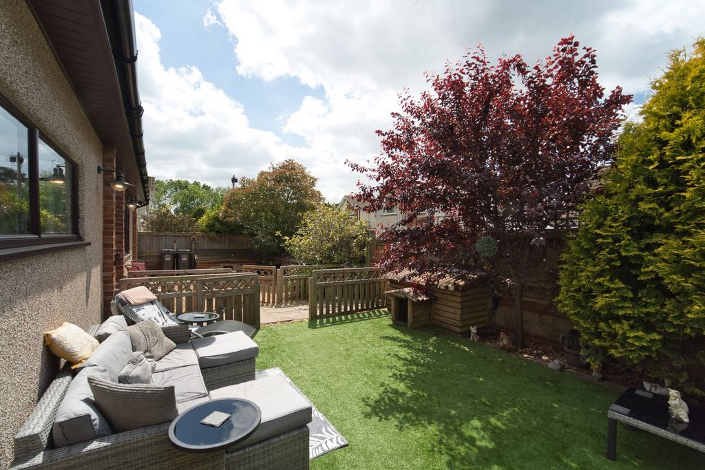 Property photo 2 of 21