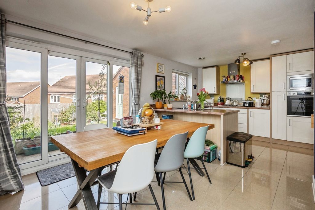 Property photo 2 of 21 Pbox-Img.Jpg