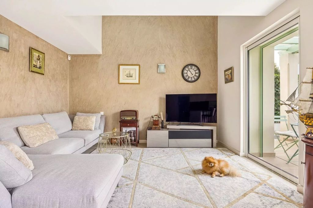 Property photo 2 of 9