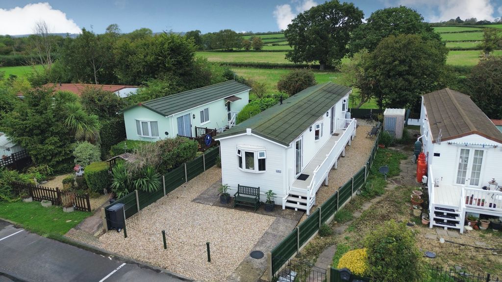 Property photo 1 of 28 53B85457-82B6-4722-8D83-00Bda03550B4