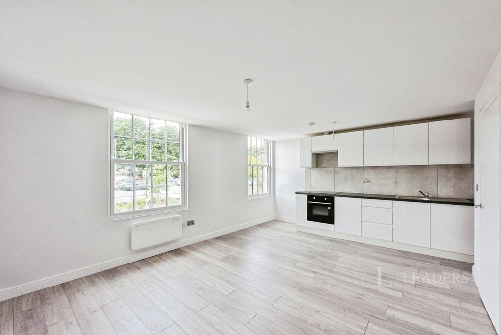 Property photo 2 of 7 Pbox-Img.Jpg