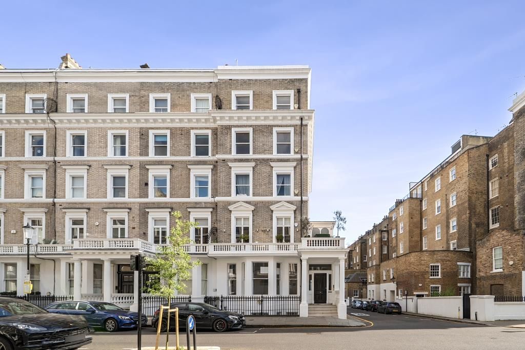 Property photo 2 of 21 External Front