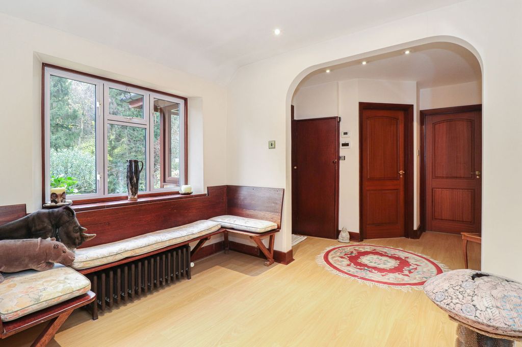 Property photo 3 of 25