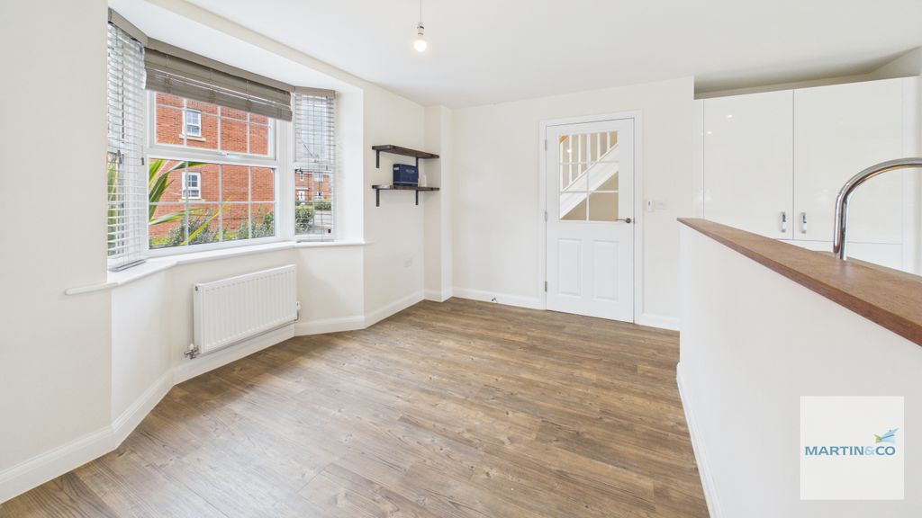 Property photo 3 of 27 Cam03663G0-Pr0258-Still003