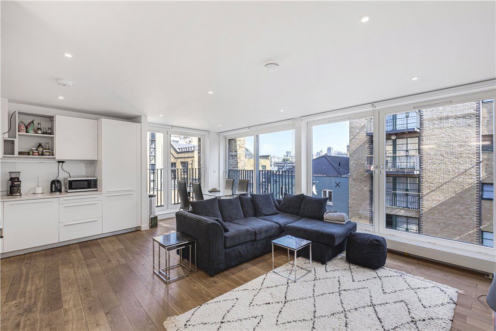 Property photo 1 of 20 Living Room