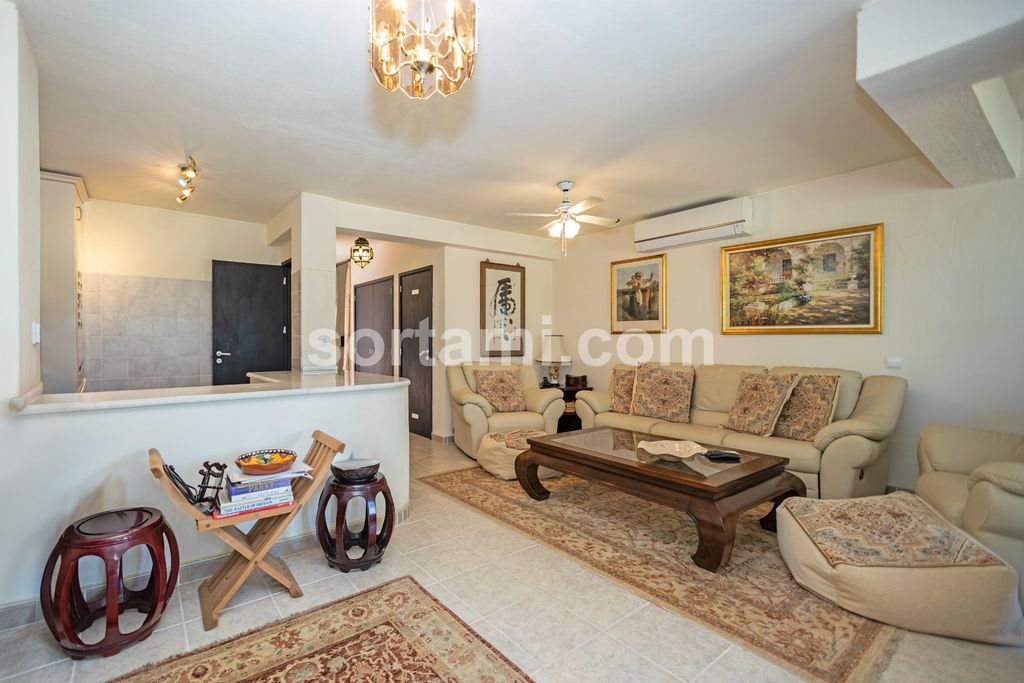 Property photo 1 of 28