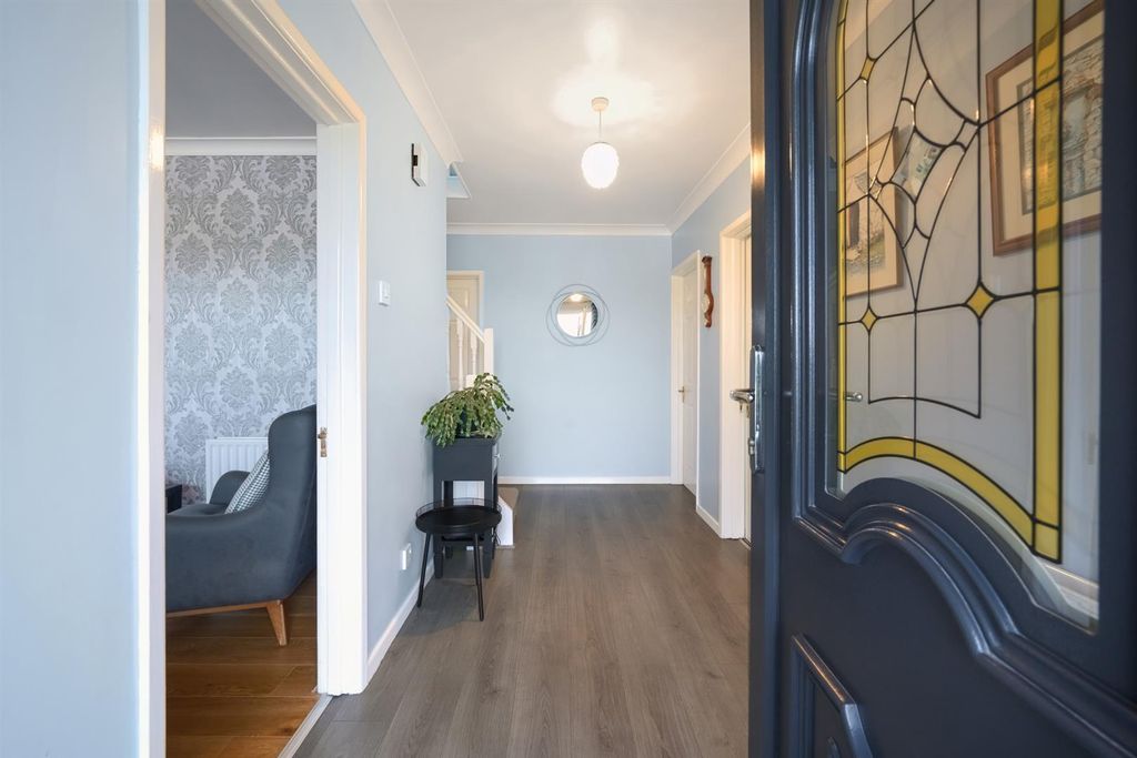 Property photo 2 of 26 17 Moss Road, Ballynahinch, BT24 8Eg  07.Jpg