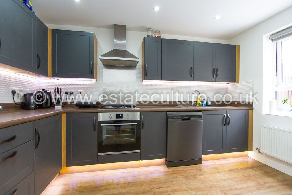 Property photo 2 of 25