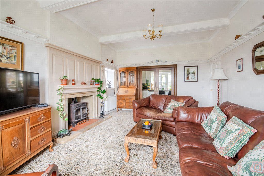Property photo 3 of 37 Sitting Room