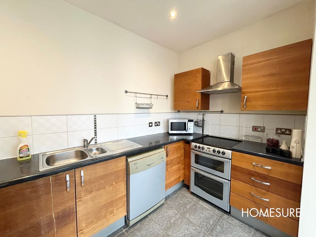 Property photo 2 of 7 Kitchen
