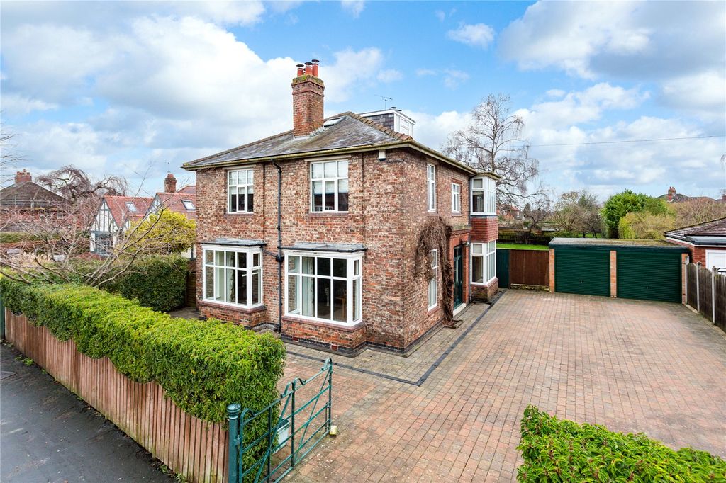 Property photo 1 of 13 External View