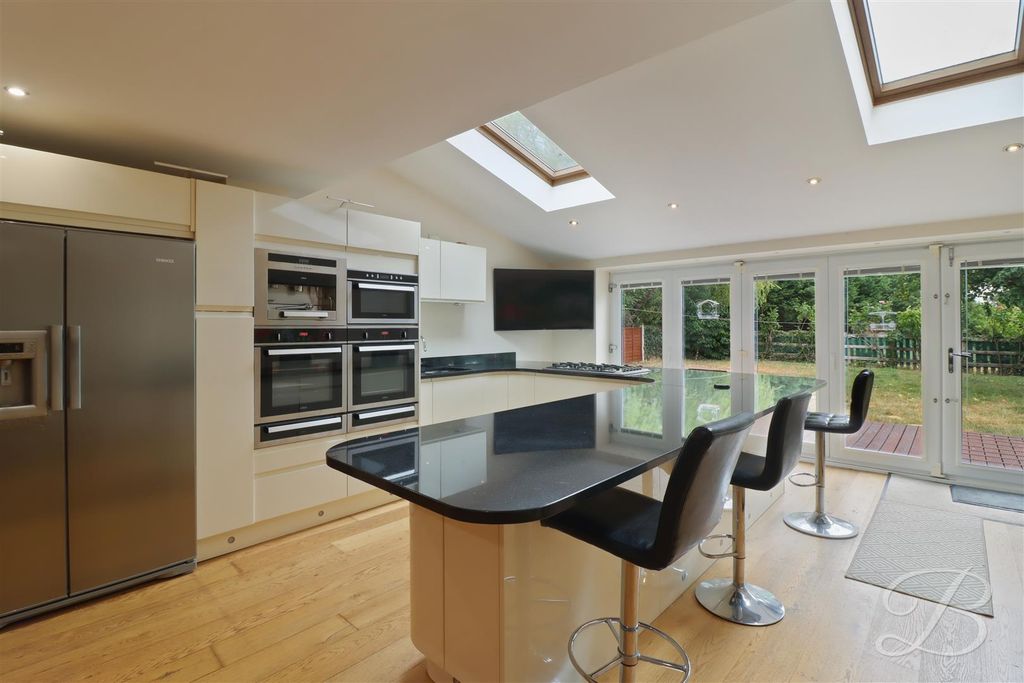 Property photo 2 of 30 Img_5385_1.Jpg