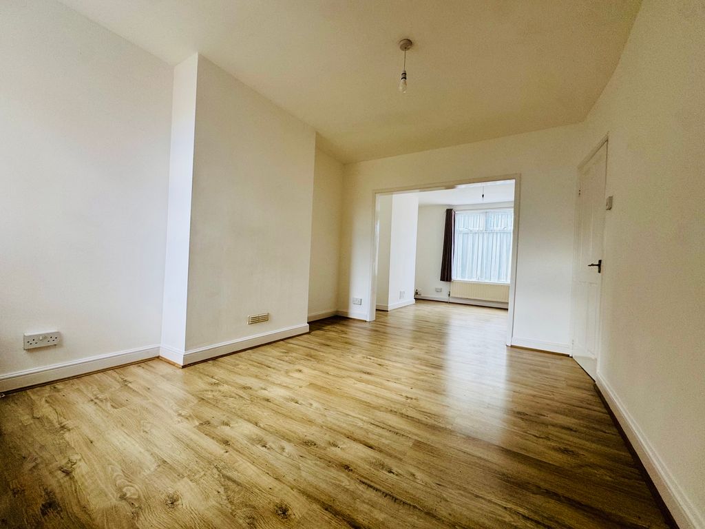 Property photo 2 of 9 Image