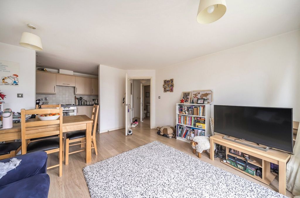 Property photo 3 of 7 Picture No. 12