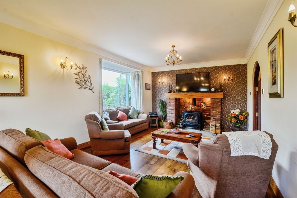 Property photo 2 of 25