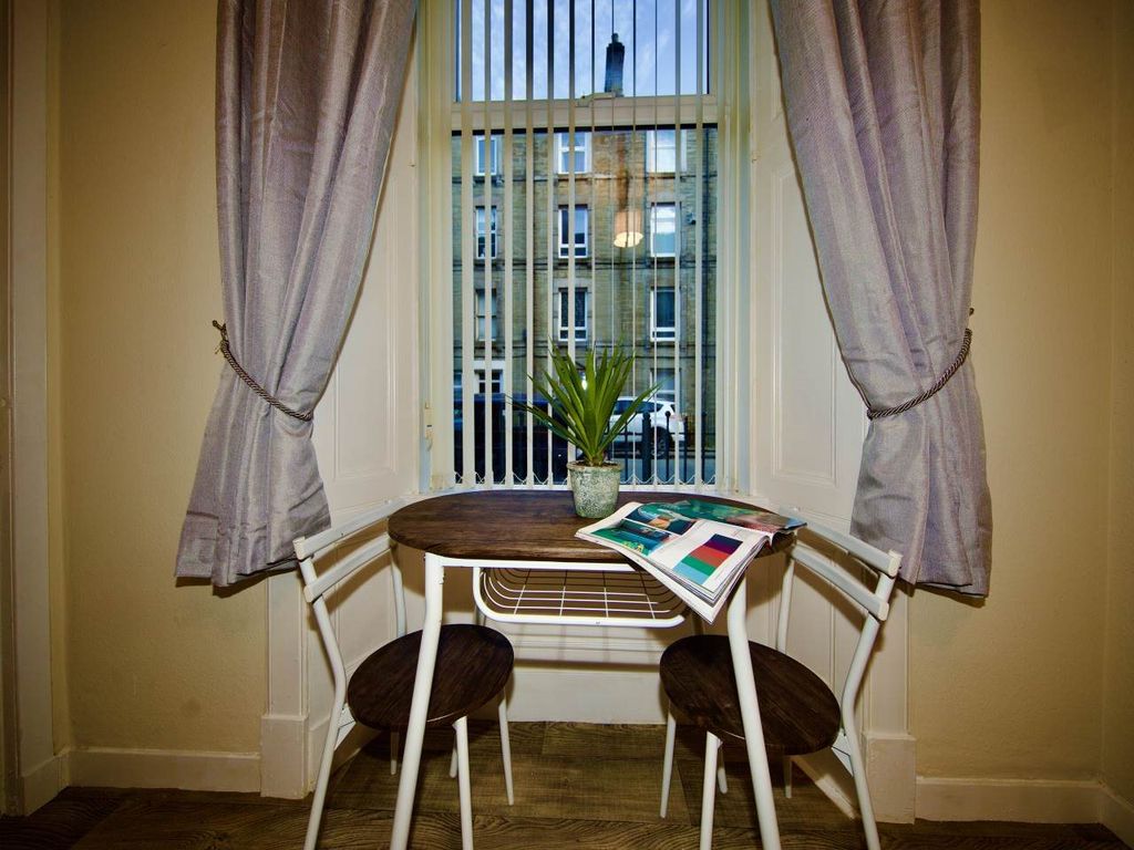 Property photo 2 of 9 4 G-2 Window Table