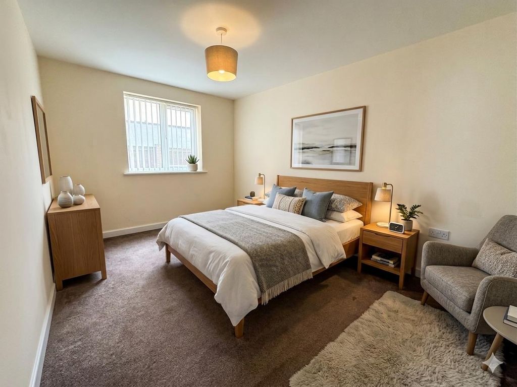 Property photo 3 of 16 Ai Dressed Rooms
