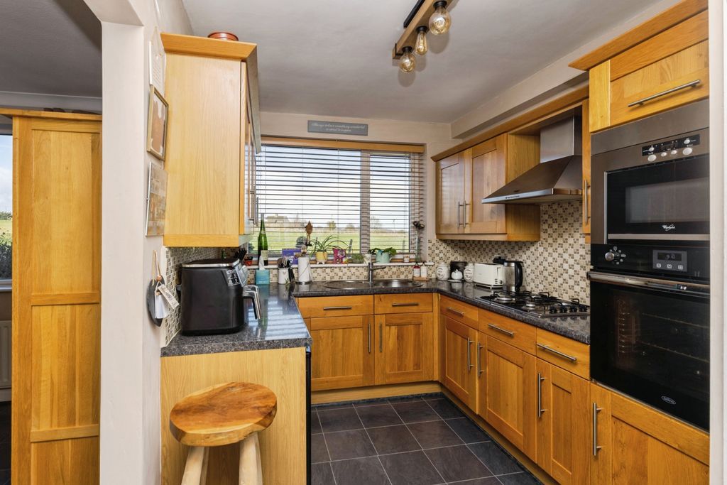 Property photo 3 of 15 Kitchen