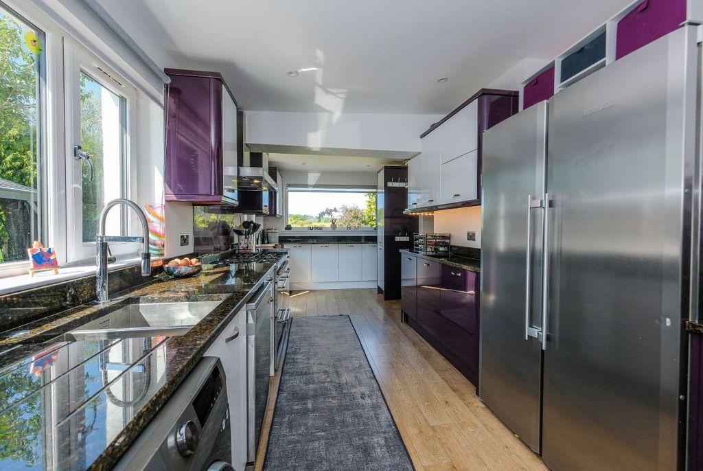 Property photo 3 of 24