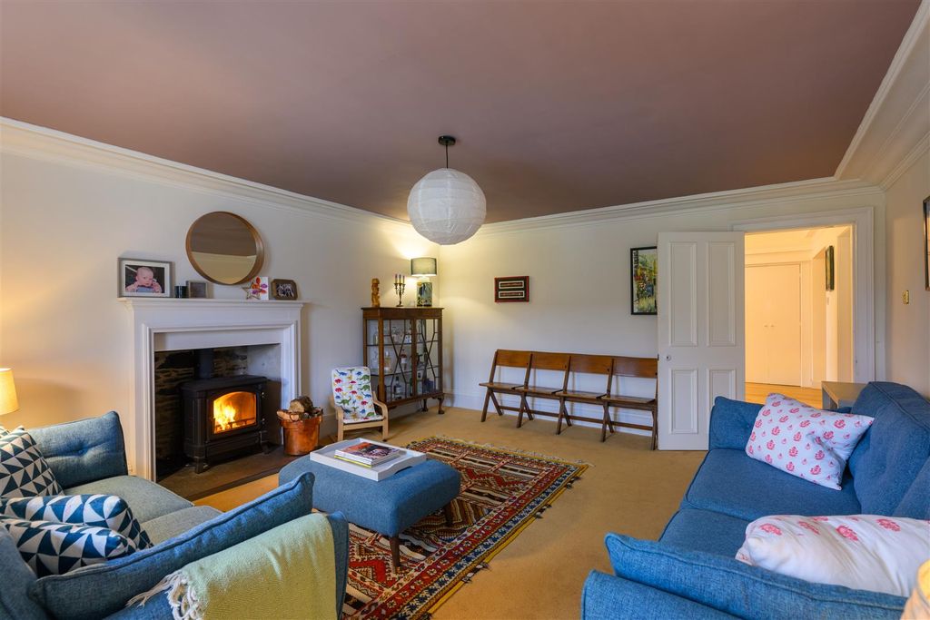 Property photo 3 of 30 S003.Jpg