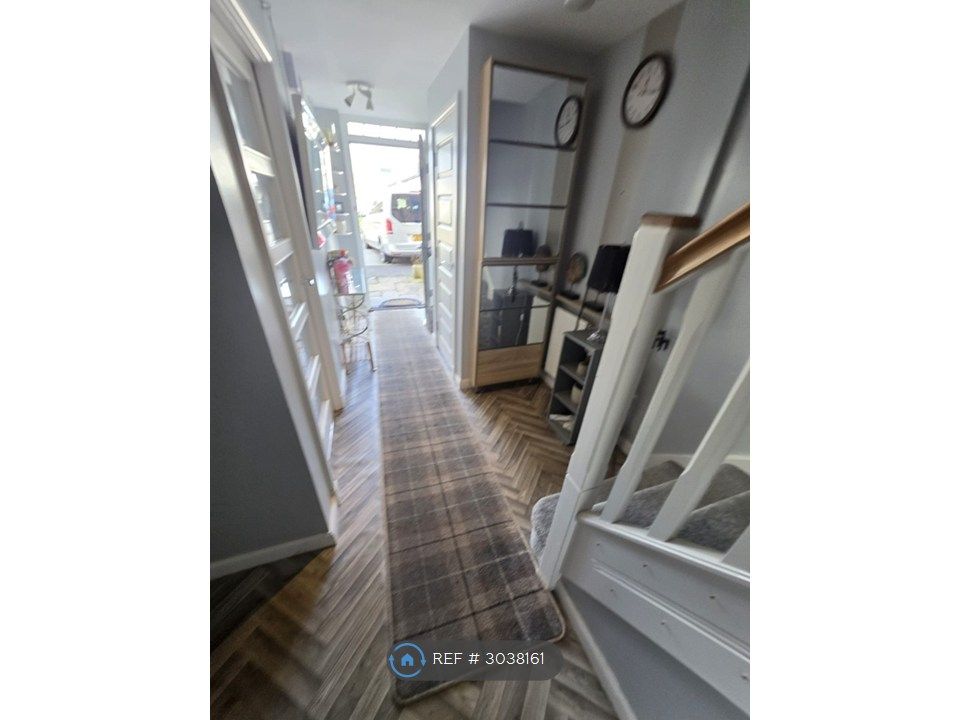 Property photo 3 of 35