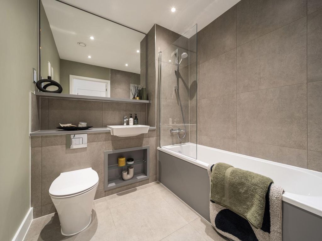 Property photo 2 of 10 Marleigh Park, Frankilin Building, Show Home Bathroom