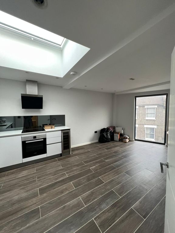 Property photo 1 of 32