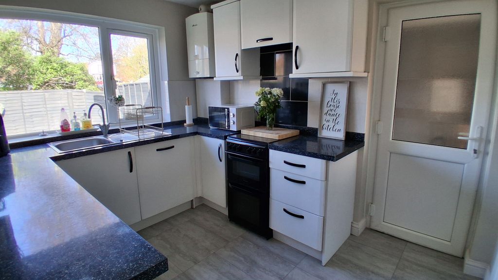 Property photo 3 of 16 20260330_130823