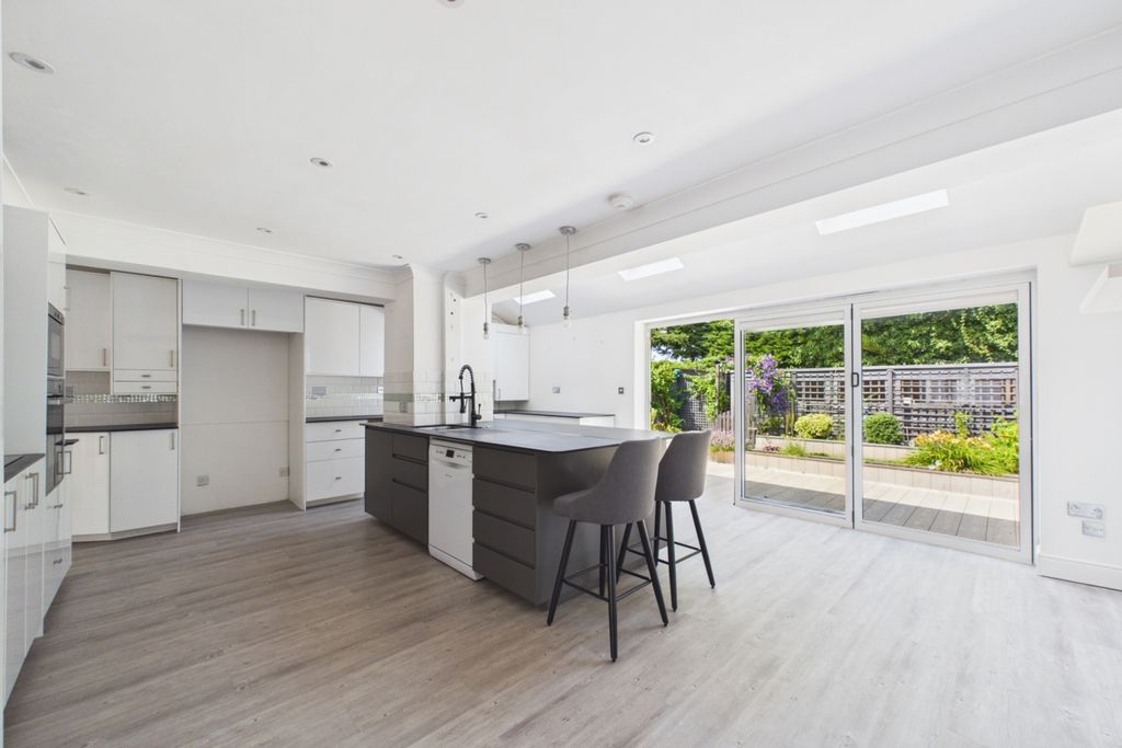 Property photo 3 of 18 Kitchen Diner