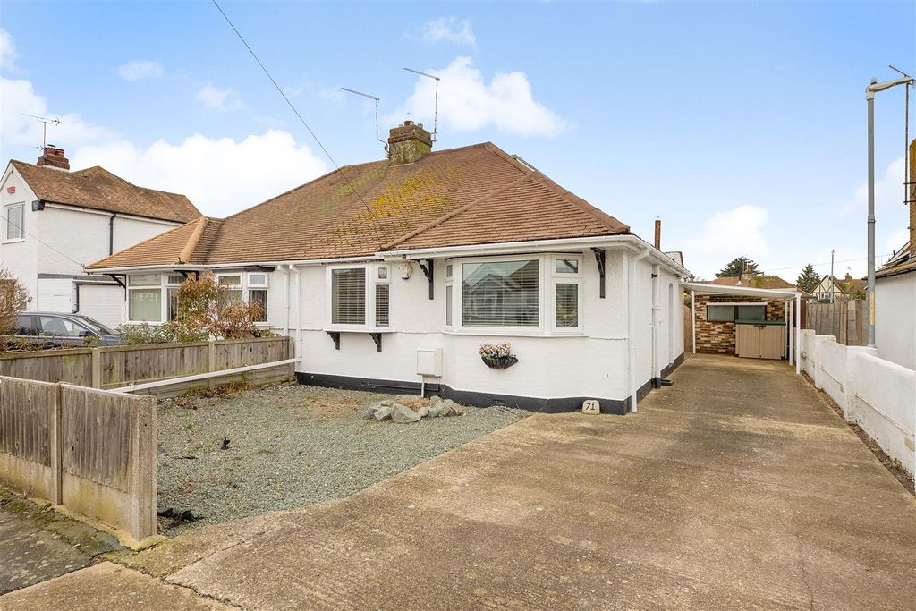 Property photo 1 of 12 Russell Drive, Swalecliffe, Whitstable