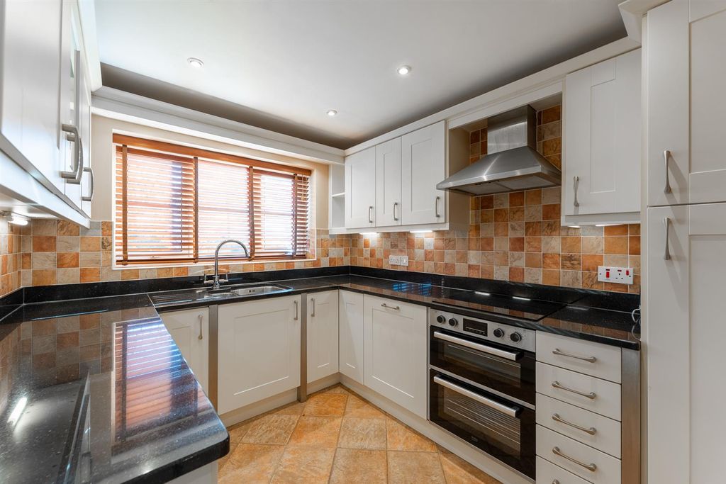 Property photo 3 of 22 Kitchen