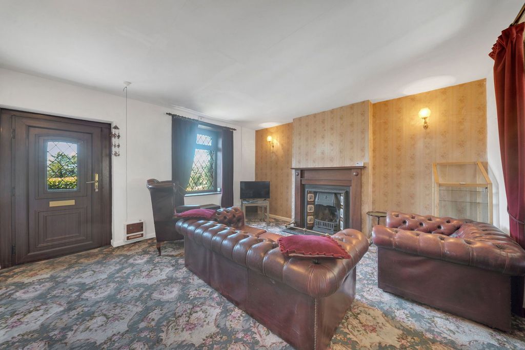 Property photo 2 of 25