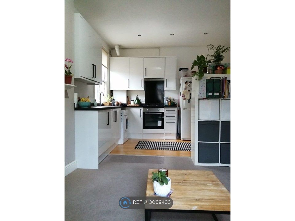 Property photo 2 of 4 Kitchen