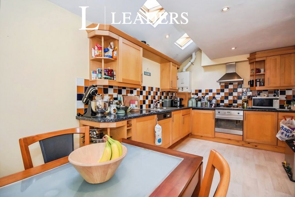 Property photo 3 of 8 Pbox-Img.Jpg