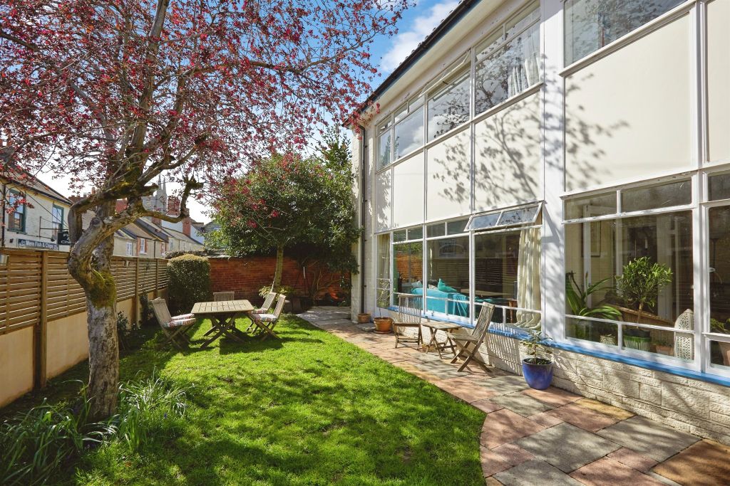 Property photo 1 of 16
